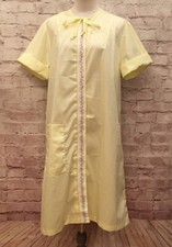 Gaymode Penneys Housecoat Yellow White Vintage Small SEE MEASUREMENTS