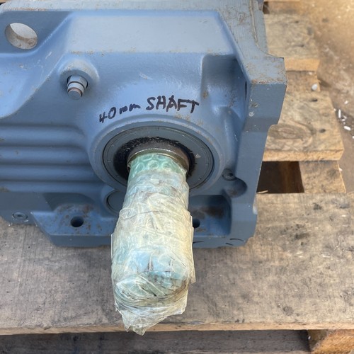 SEW Eurodrive 4kW K67 AM112DV112M4/BMG/HR/TF/ASB8 Gearbox 134rpm 40mm shaft - Picture 5 of 7