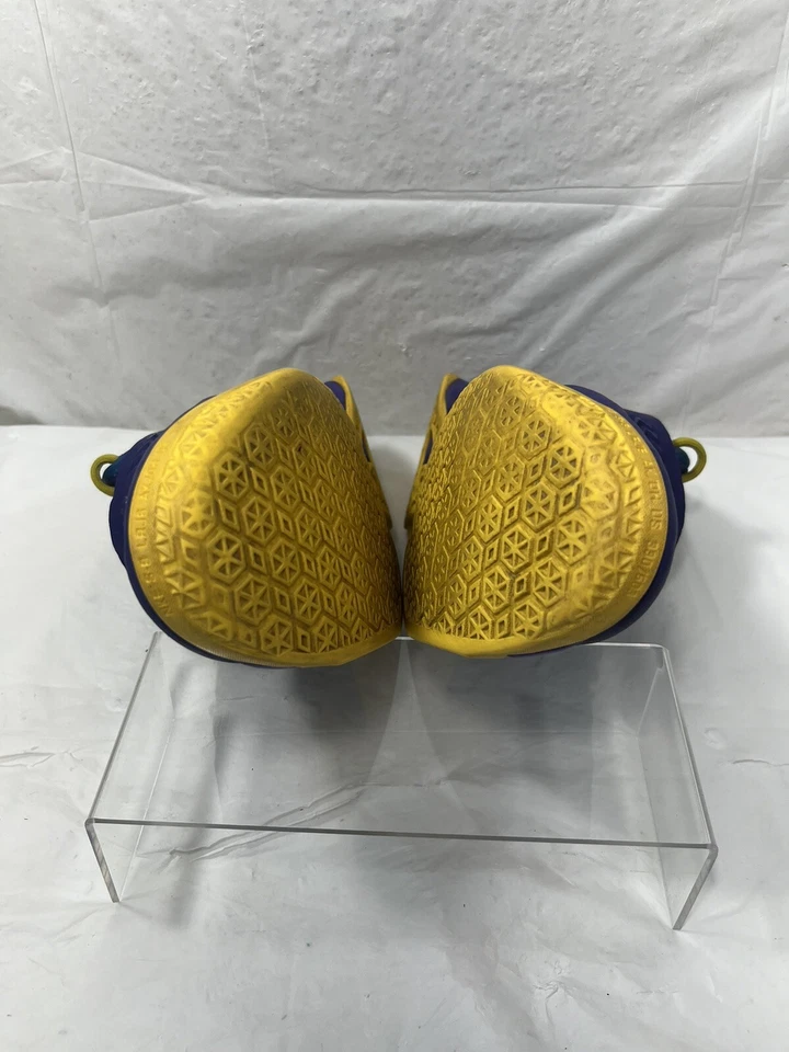 Zapatos de baloncesto Nike Lebron Soldier VIII Foto 4 de 4