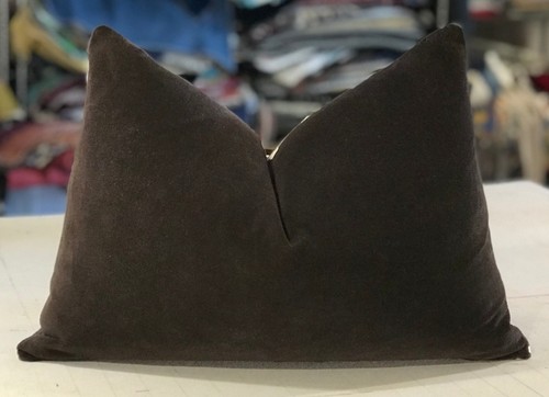 SCHUMACHER KELLY WEARSTLER CHOCOLATE IVORY "GIRAFFE LINEN" CUSTOM LUMBAR PILLOW - Picture 2 of 2