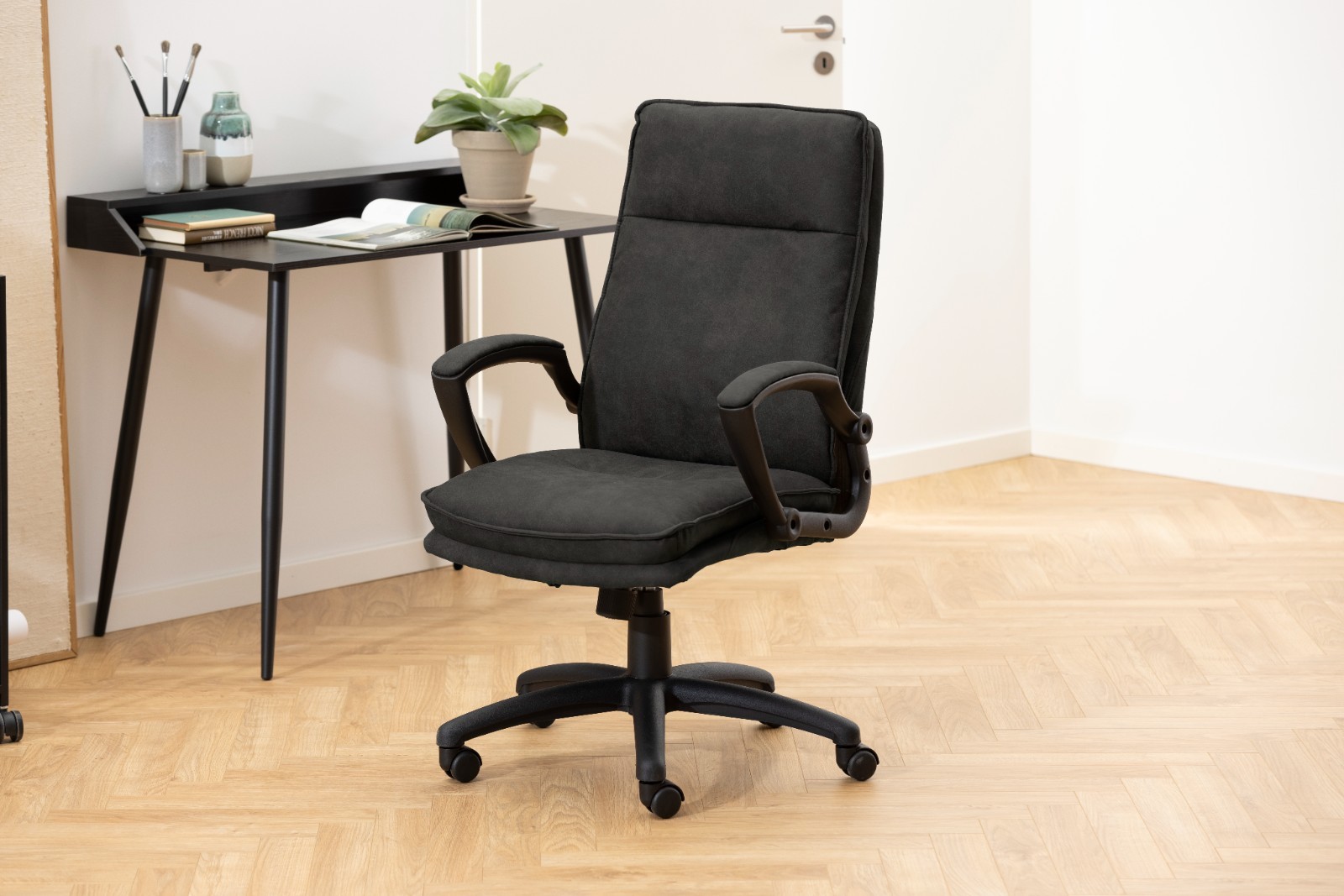 Brad Desk Chair-Black Fabric,Brake Castors, Gas lift, Swivel & Tilt, Armrests