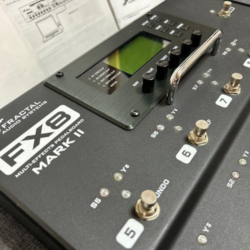Fractal Audio Systems FX8 MARK II Multi-Effects Pedalboard