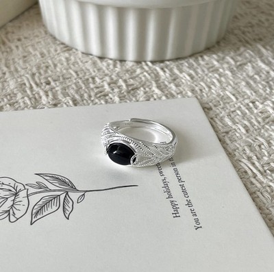 Women's Fashion Hollow Lines Black Oval Reflective Agate Inlay Elegant Open Ring