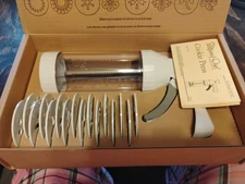 Pampered Chef Cookie Press #1525 NIB