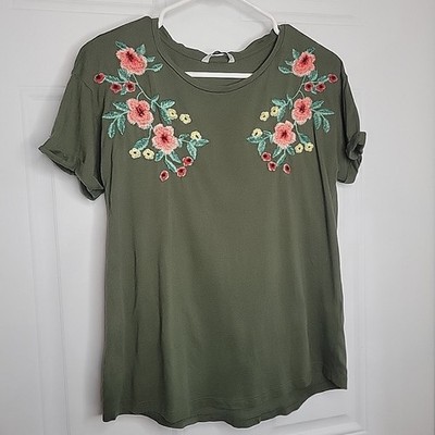 Stradivarius Flower Embroidered T-Shirt Women's Medium