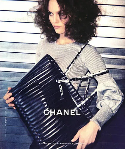 2005 Chanel Karl Lagerfeld Vanessa Paradis bag 1-page MAGAZINE AD