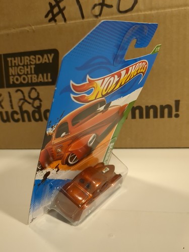Hot Wheels 2012 Treasure Hunt '41 Willys New Crease On Card - Picture 4 of 6