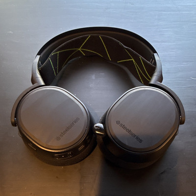 SteelSeries 1100 Series Black Over-Ear Wireless Bluetooth ANC Headset w/ Mic