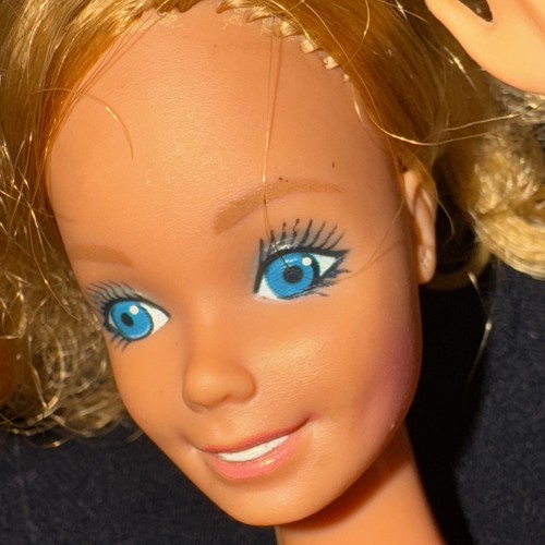 Vintage Mattel 1981 Magic Curl Barbie Puppe #3856 Taiwan wie besehen? Verfärbter Korpus - Bild 10 von 11