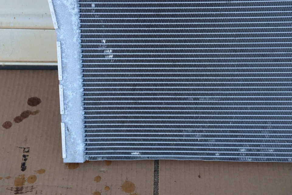 2016-2018 BMW X5 F15 3.0L ENGINE WATER COOLANT RADIATOR OEM - Image 4 of 4