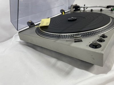 Technics SL-1600 with Dust Cover Hinges Direct Drive DJ Turntable