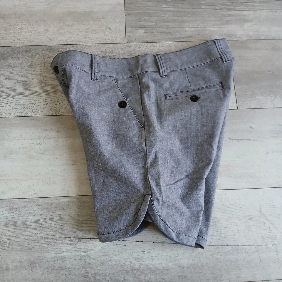 Shorts Oakley Feminino Tamanho 10 Azul Cinza Mistura de Algodão Casual Caminhada Cotidiana - Imagem 3 de 4