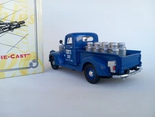 1/43 O scale matchbox truck pickup YYM38042 1941 Chevrolet AK Kent's dairy