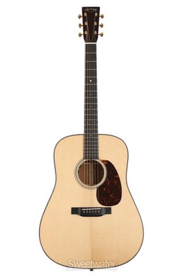 Martin D-18E Modern Deluxe Acoustic-Electric Guitar - Natural