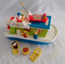 Fisher Price Vintage Little People Play Family Houseboat #985  COMPLETE - FPB016