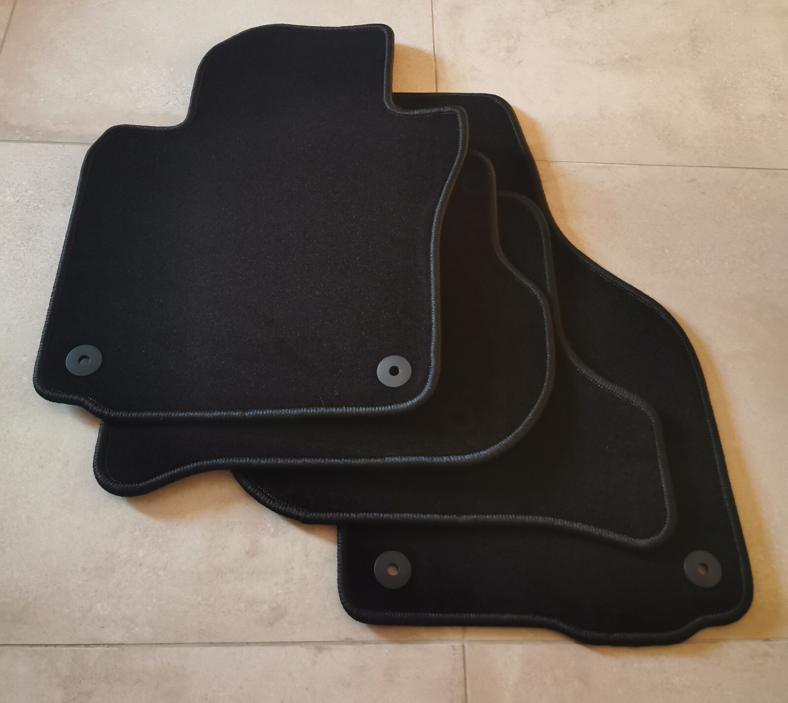 Tapis sur mesure VW Scirocco 3 III en velours noir épais anti-usure