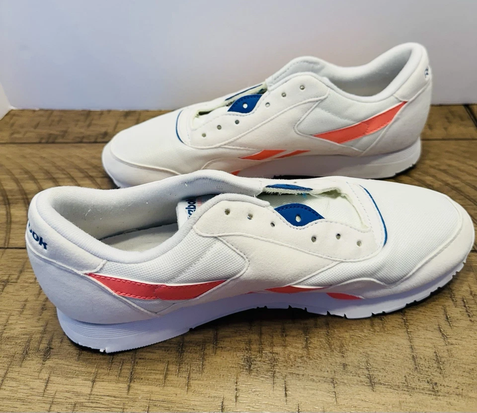 Zapatillas clásicas para mujer REEBOK blancas y coral faltan cordones  Foto 2 de 4