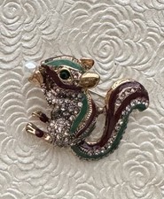 Squirrel vintage style enamel brooch pin