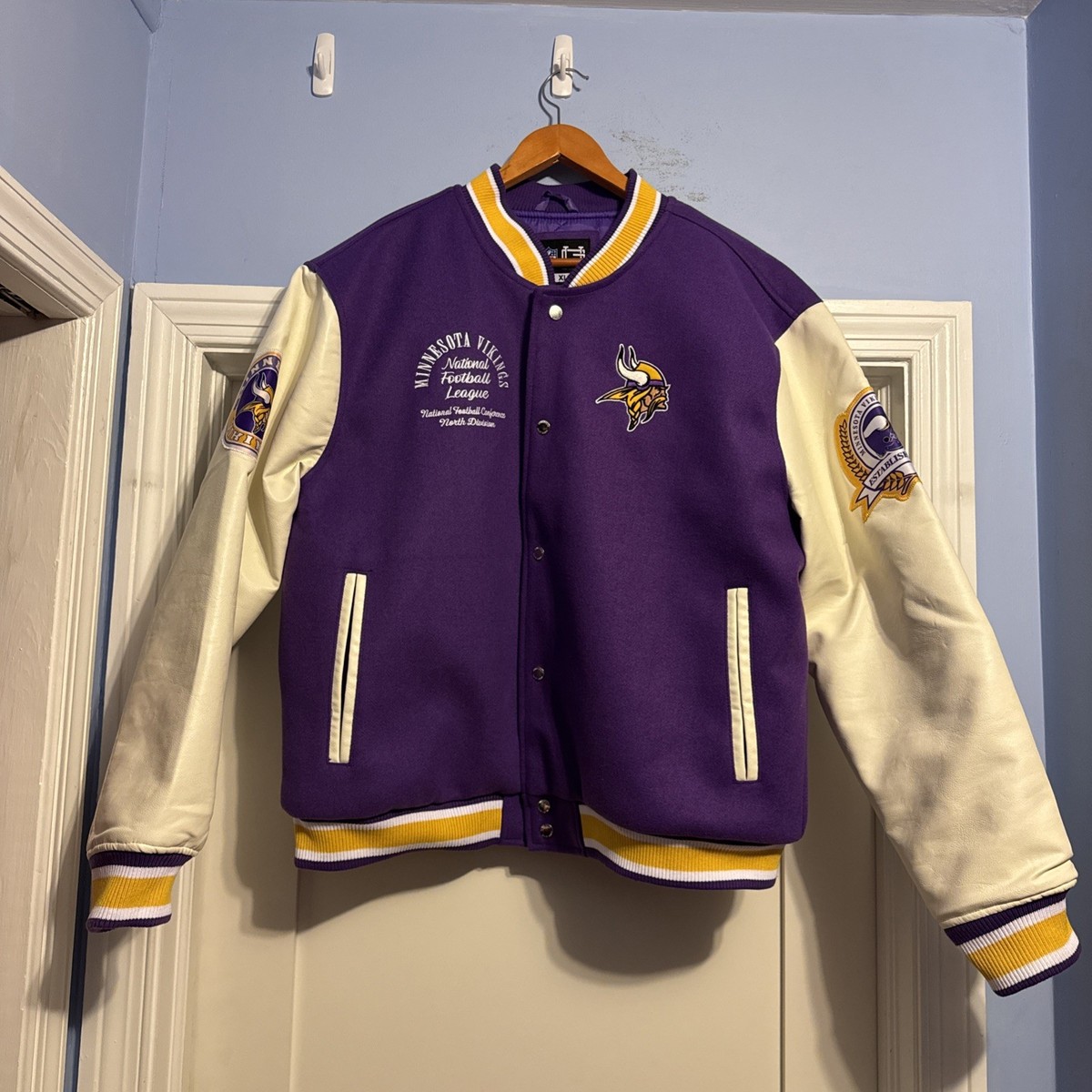 Minnesota Vikings Varsity Jacket XL Faux Leather Sleeves New Tags