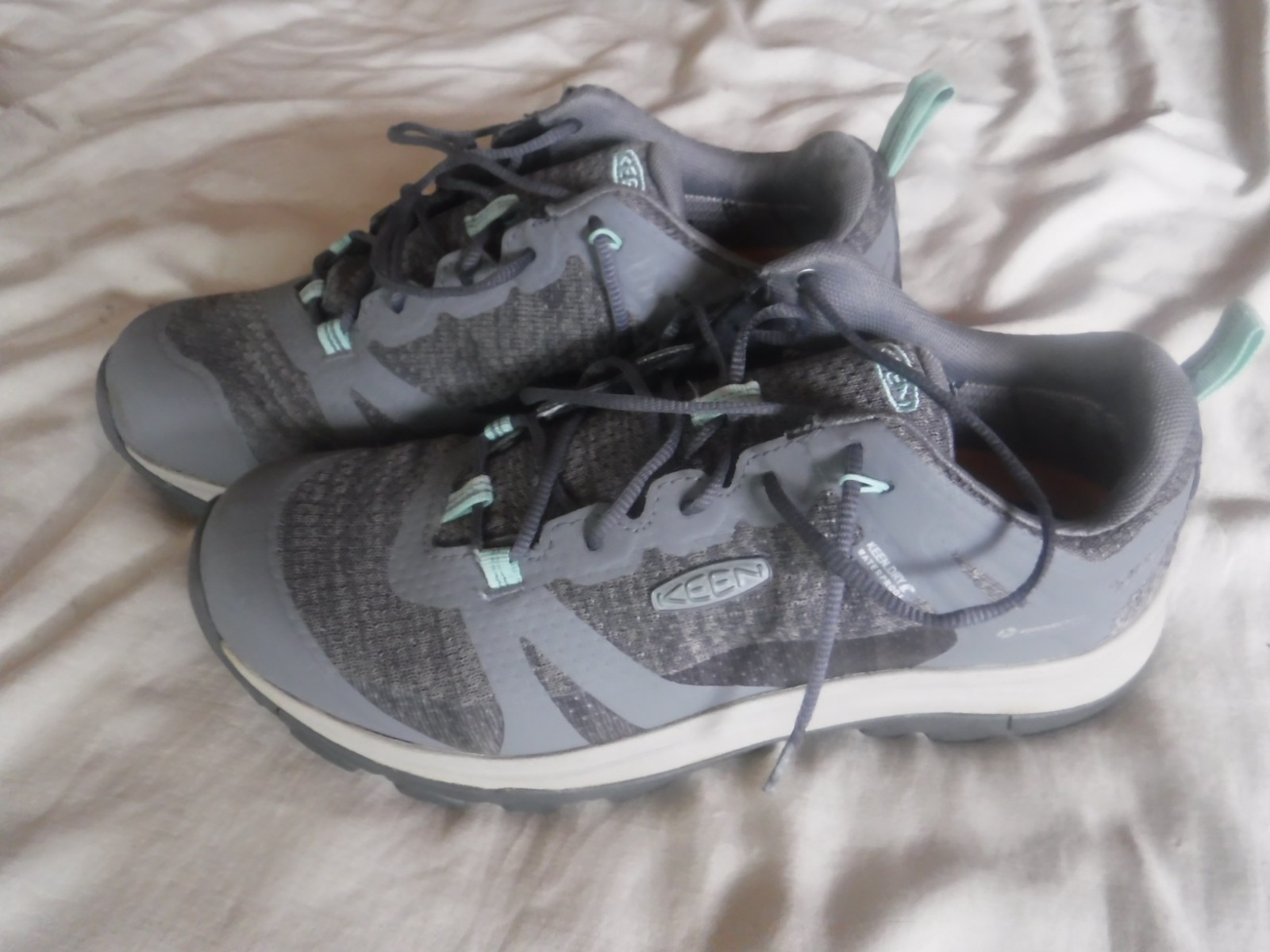 Scarpe da kiking outdoor Keen Terradora II grigie da donna taglia 9 impermeabili