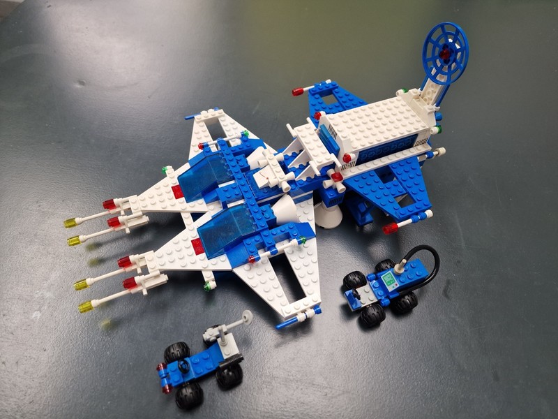 LEGO 6980 Galaxy Commander Classic Space Set