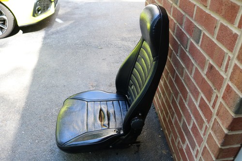 DATSUN 240Z SERIES 1 PASSENGER SIDE BUCKET SEAT - Picture 4 of 10