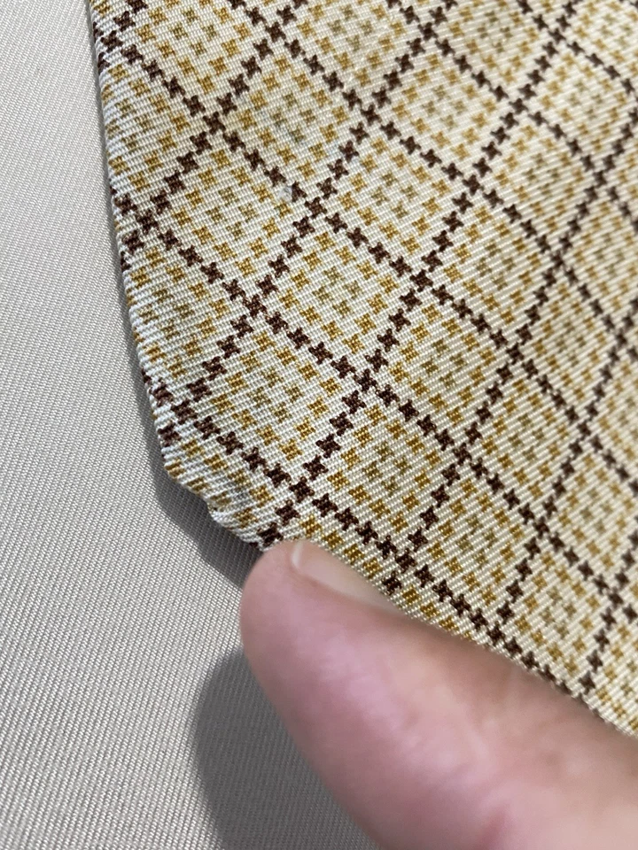 Gravata masculina de seda geométrica bege ERMENEGILDO ZEGNA feita na Itália. Good Con - Imagem 2 de 4