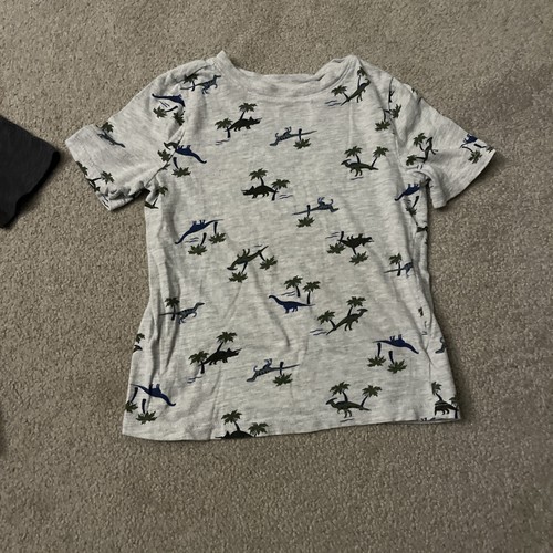 Old Navy Gray Batman & Dinosaur Shirts Lot Of 2 Boys 5T - Picture 3 of 4
