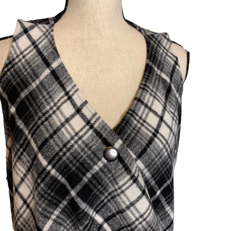 Democracy Vest Poncho Womens Small Plaid Fringed Single Snap Flannel Fringe - Image 2 of 4