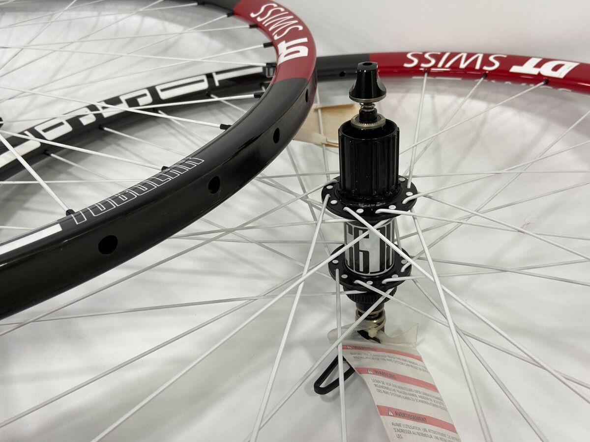 DT Swiss XRC 950T 29er Carbon Tubular MTB Wheelset (Black+ DT Swiss XRC 950T 29er Carbon Tubular MTB Wheelset (Black+