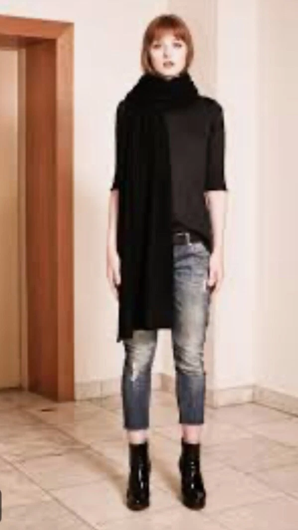 SAINT LAURENT (YSL) Sciarpa con cappuccio SAINT LAURENT nuova con etichetta $1.750. Nieman Marcus Nero 11" L x 71" H