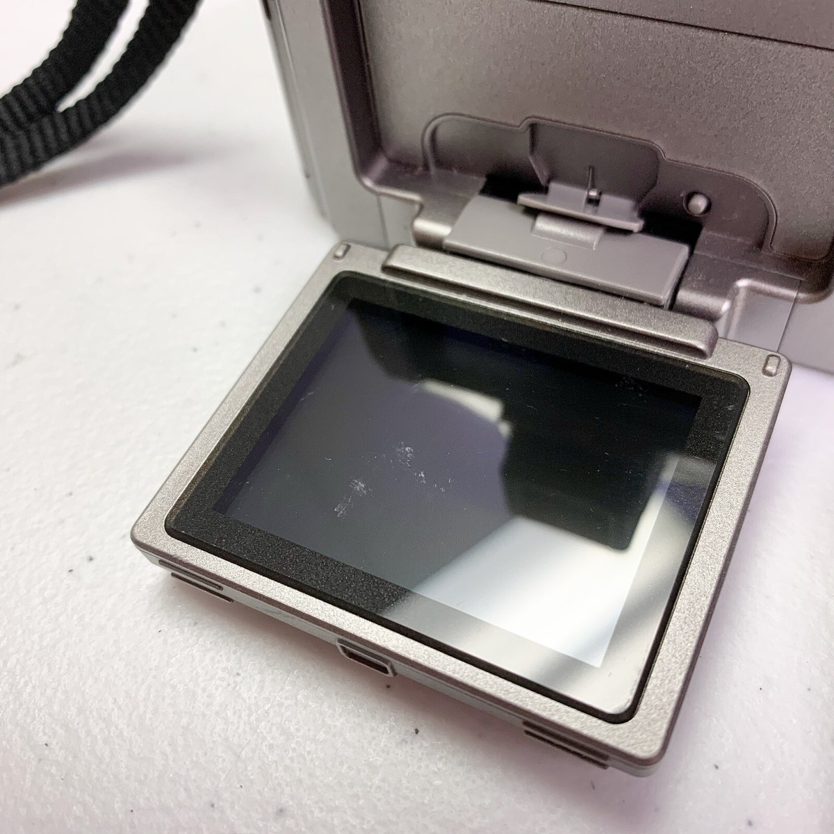 Panasonic LUMIX DMC-FZ30 8.0MP Digital Camera - Silver *FOR PARTS