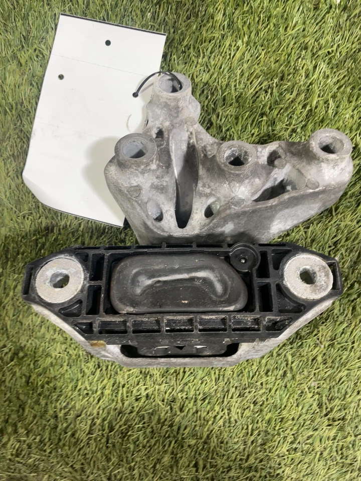 ✅ 2023 GMC ACADIA TRANSMISSION MOUNT PN:84759500 OEM - Image 4 of 4