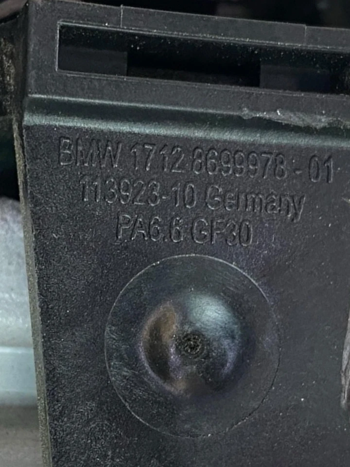 BMW M850i Gran Coupé G16 2019-2023 OEM intercooler de aire delantero derecho cargado Foto 2 de 4