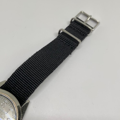 Vintage Puritan men’s watch 34mm silver tone black dial nylon band running - Picture 3 of 6