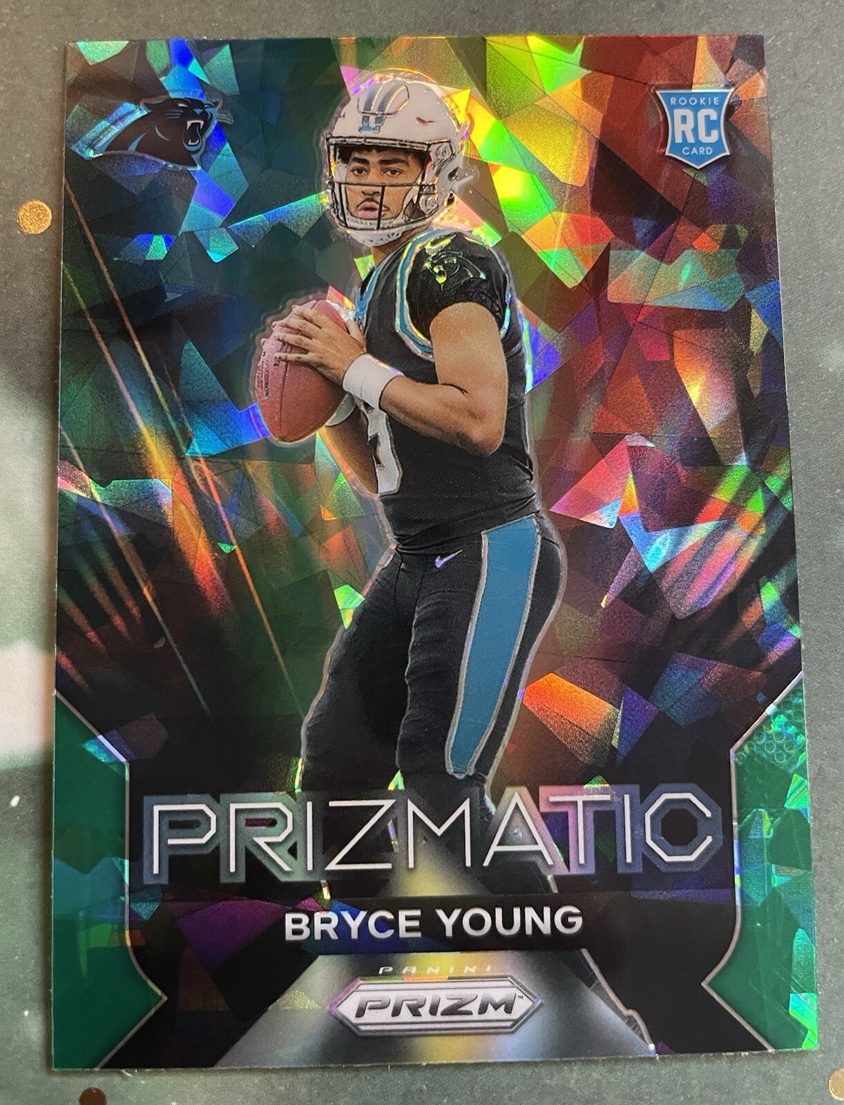2023 Panini Prizm - Prizmatic #4 Bryce Young (RC) Green Cracked Ice