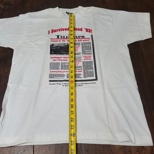 Maglietta vintage anni 90 I SURVIVED FLOOD OF 93 ST LOUIS TShirt punto singolo Alton IL Telegraph - Foto 7 di 9