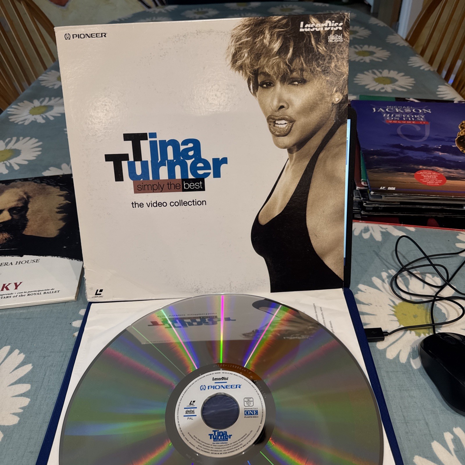 Tina Turner - Simply the Best - The  video collection - Laserdisc