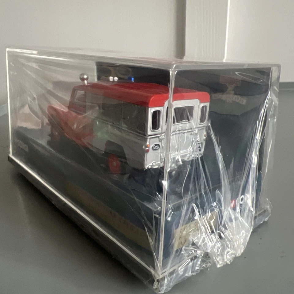 CORGI CLASSICS 1:43 50 YRS 07407 LAND ROVER CITY OF BATH FIRE BRIGADE / NEW - Image 4 of 4