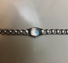 Women's Analog Wristwatch Silver-Tone Metal Bracelet Arabic Numerals Multicolor