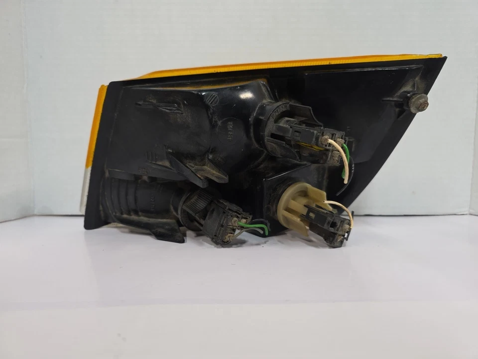 Conjunto de señal de giro clásico SAAB 900S 1987-1993 delantero derecho/lado del pasajero Foto 2 de 4