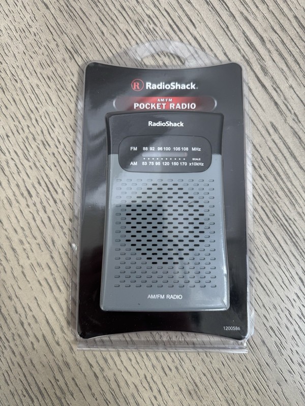 Vintage Radio Shack AM/FM Pocket Radio Model 1200586 - Brand New Factory Sealed