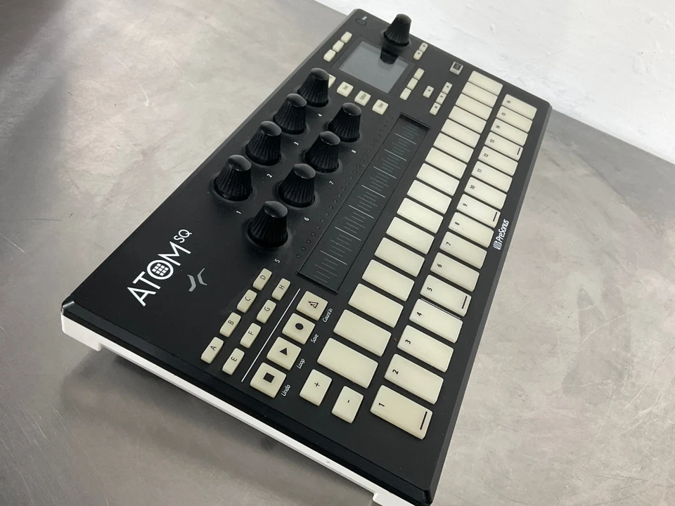 PreSonus ATOM SQ - USB MIDI Pad y Controlador de Teclado Foto 3 de 4