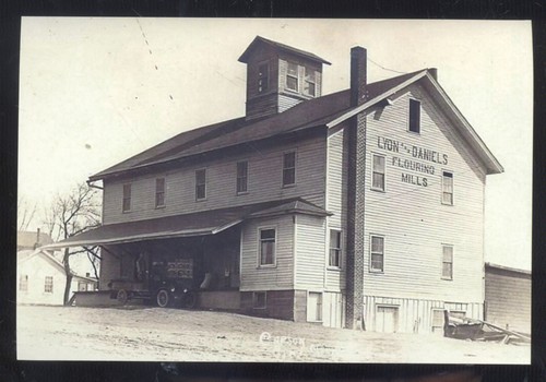 REAL PHOTO CARSON CITY MICHIGAN LYON & DANIELS FLOUR MILL POSTCARD COPY