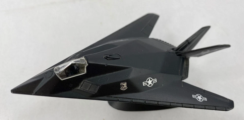 Maisto Tailwinds F-117A NIGHTHAWK With Stand Vintage 2001 - Image 2 of 4