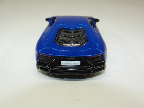 Maisto Lamborghini Aventador 50th Anniversary - Picture 5 of 7