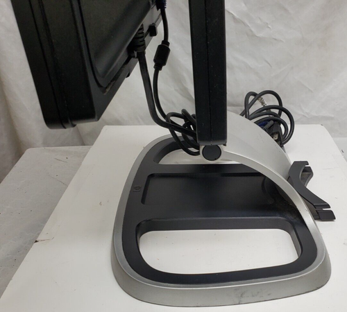 HP -LE1901WM -19" 1440X900 Widescreen -LCD Monitor -Cables, Large Stand, Works! - Picture 14 of 16