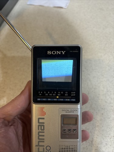 Vintage Sony Watchman Model FD-3A AM/FM Stereo Mini TV with carry sony bag - Picture 15 of 17