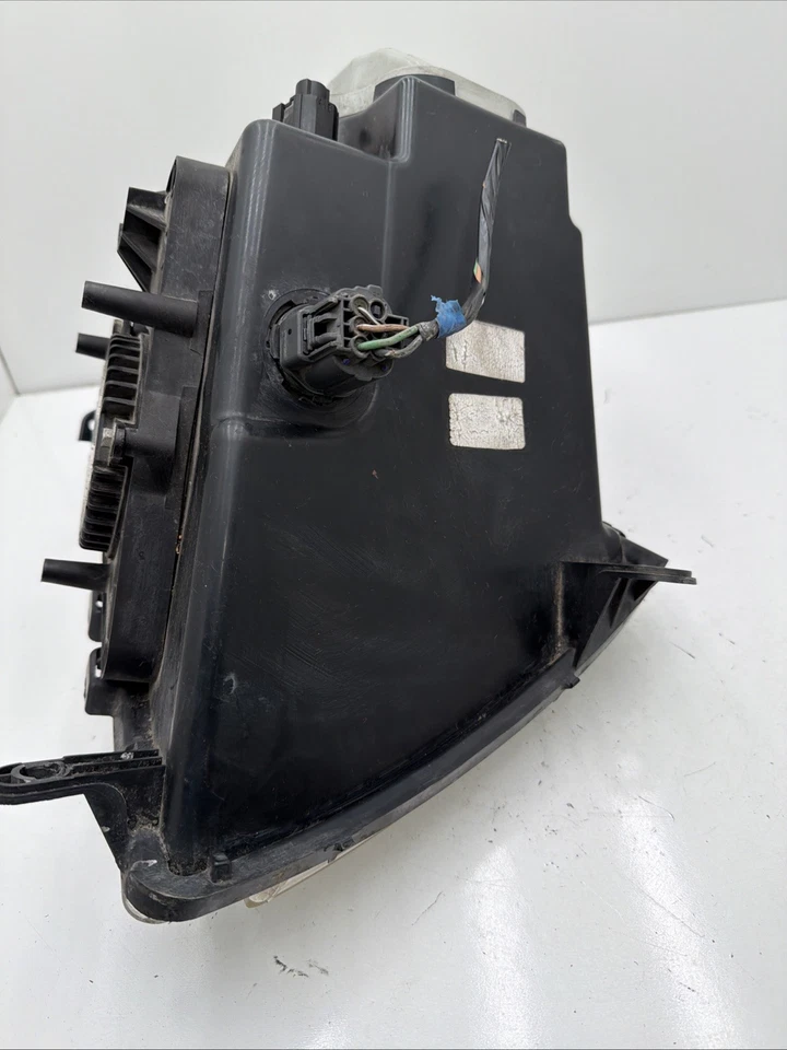 Conjunto de faros CADILLAC STS RH (pasajero) 05-11 no.16532578B239-05 Foto 3 de 4