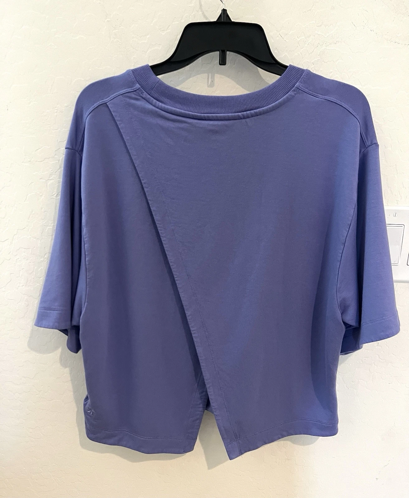 athleta bliss short sleeve crop boxy open back sweatshirt